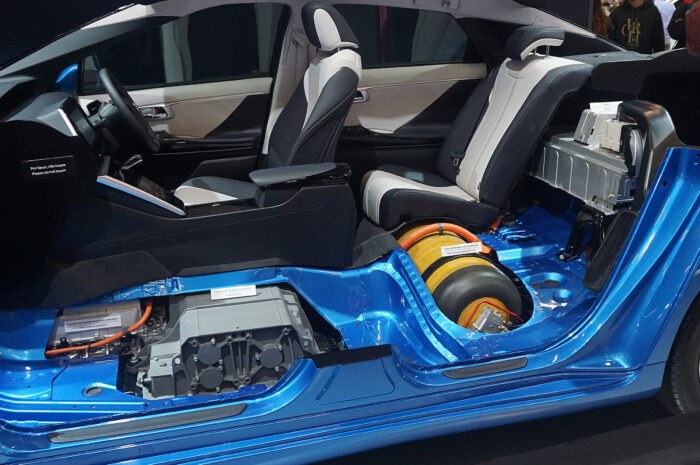 Chevy Equinox Fuel Cell Hydrogen Car